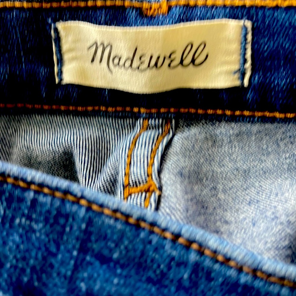 Madewell 9 inch mid rise skinny size 24. 74%cotton 15% polyester